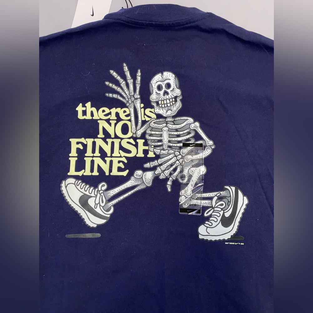 Unisex Nike Large BNWT skeleton shirt